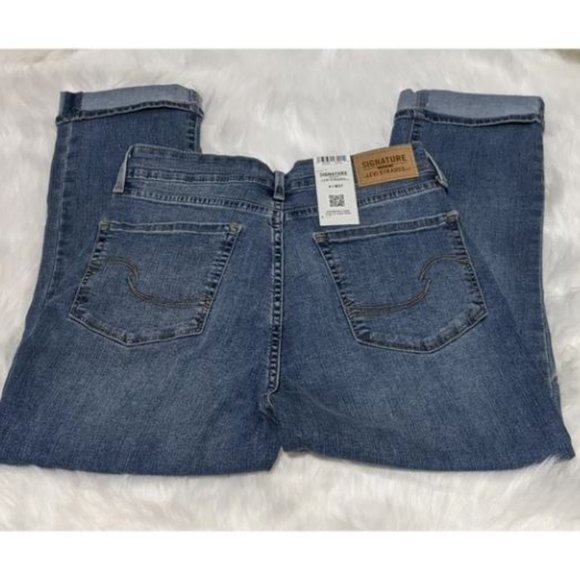 NWT Women's Levi Strauss Denim Capris - Picture 2 of 6
